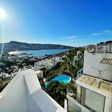 Guendogan Koyu Havuzlu Site Bodrum