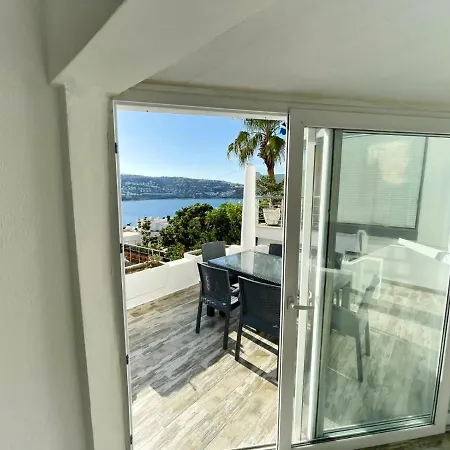 Guendogan Koyu Havuzlu Site בודרום