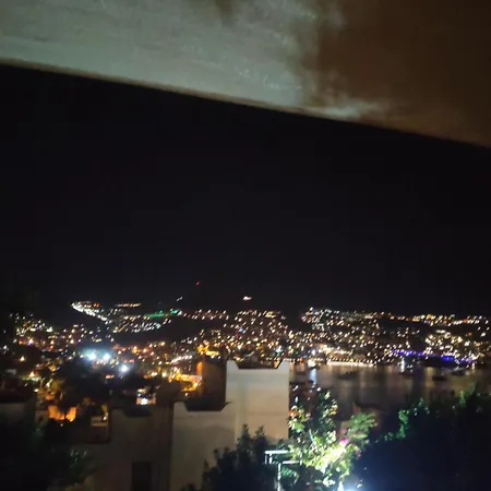 Guendogan Koyu Havuzlu Site * Bodrum