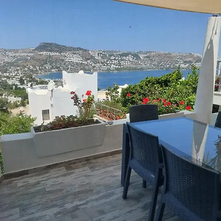 Willa Guendogan Koyu Havuzlu Site *