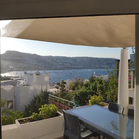 Guendogan Koyu Havuzlu Site Willa Bodrum