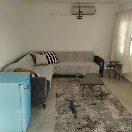 Guendogan Koyu Havuzlu Site *