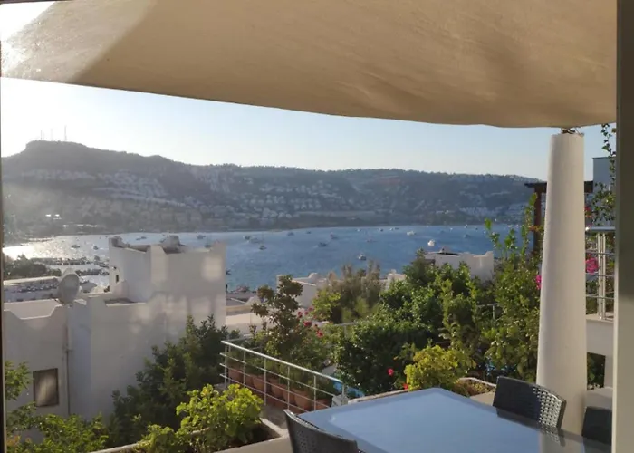 Guendogan Koyu Havuzlu Site Villa Bodrum