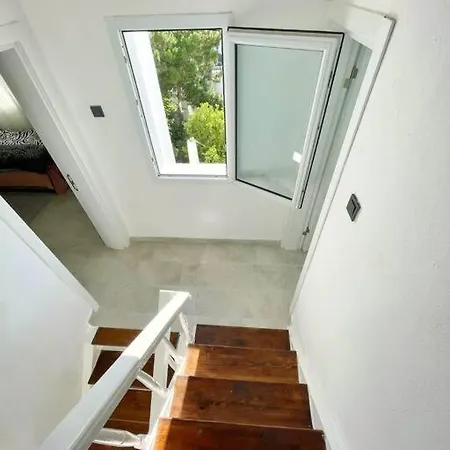 Guendogan Koyu Havuzlu Site Vila Bodrum