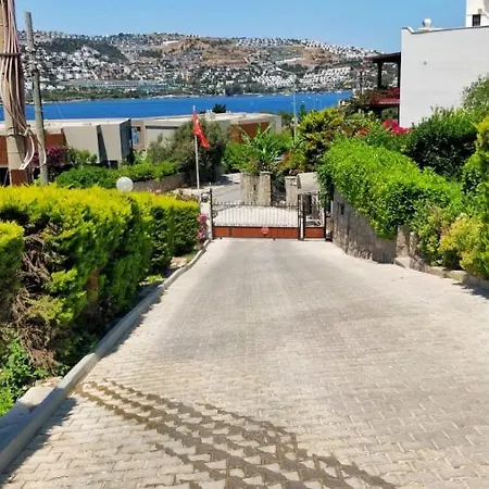 Vila Guendogan Koyu Havuzlu Site Bodrum